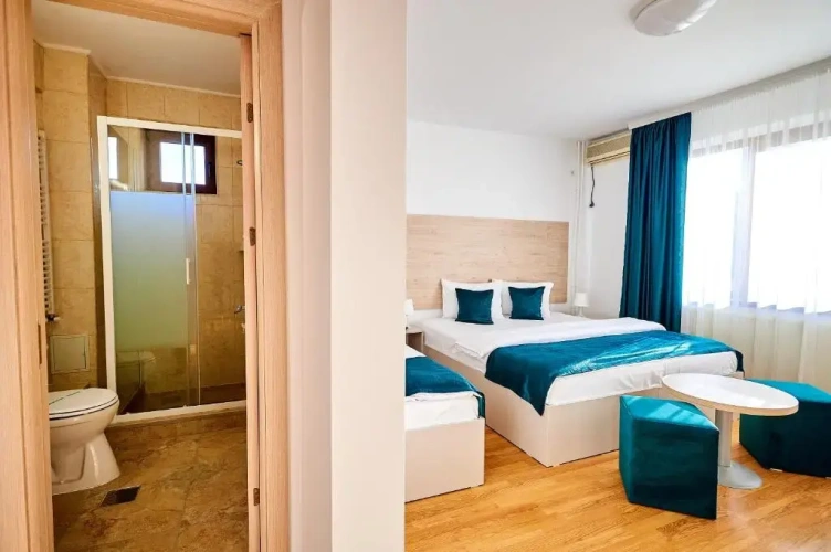 Standard Triple room with balcony