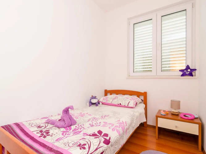 Apartments Mira
