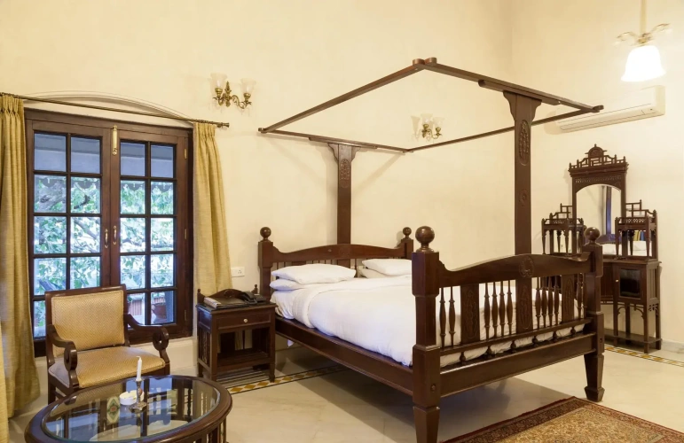 Standard Club room