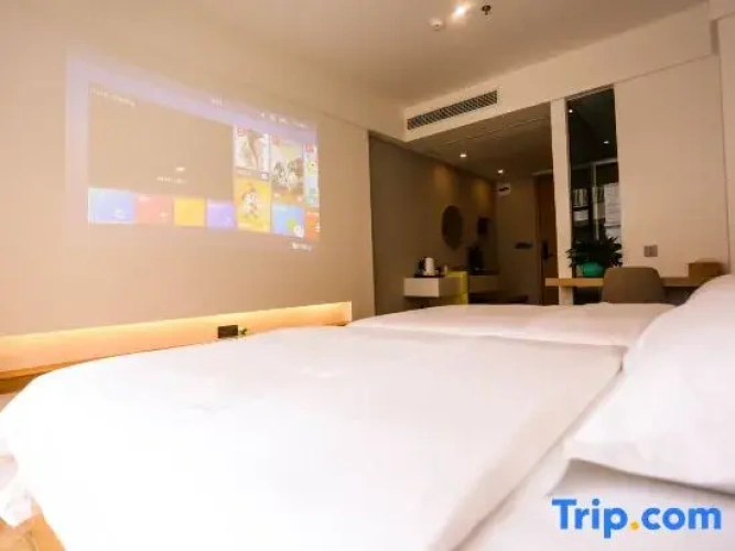 Deluxe Twin room with balcony