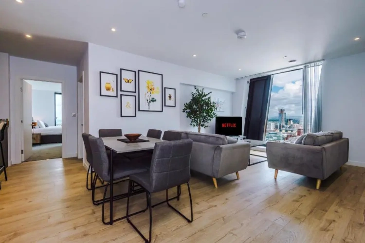 2 Bedrooms Apartment