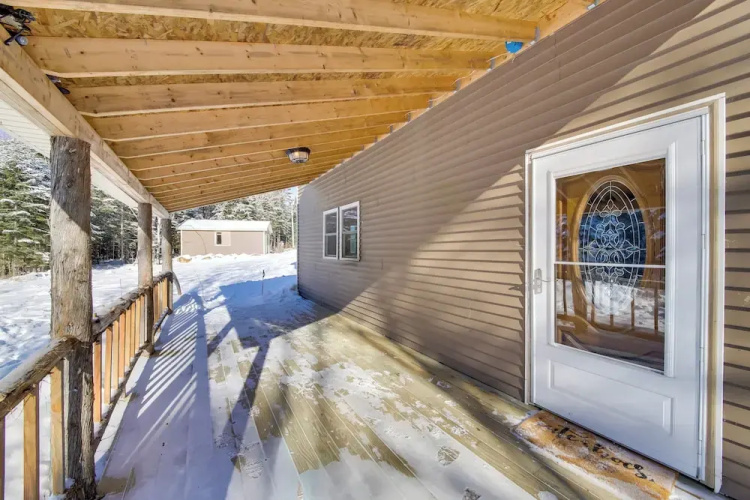 Rangeley Retreat Cabin-style Home: Lake Access