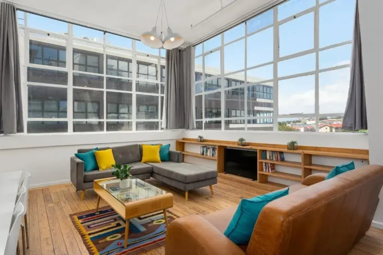 2 Bedrooms Apartment