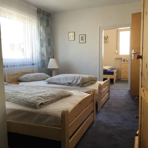 3 Bedrooms Classic Apartment with balcony and with park view