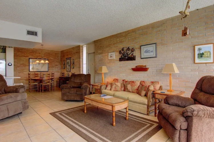 Channelview 218
