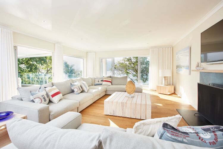 Number Eleven Self-Catering VillaOver view