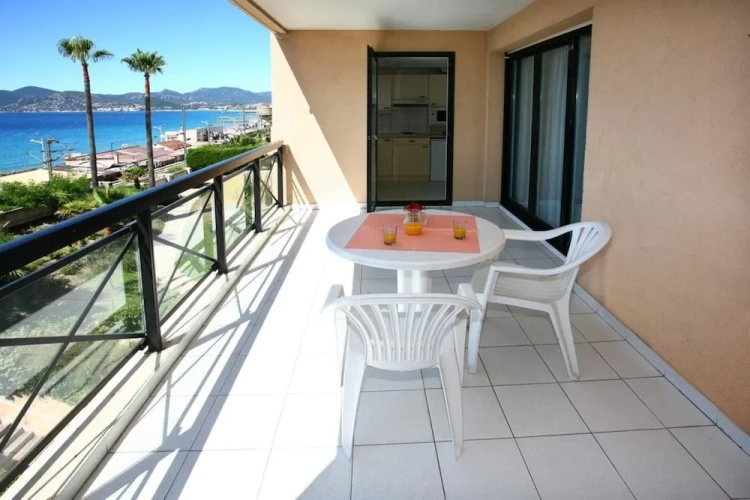 1 Bedroom Apartment with balcony and with sea view