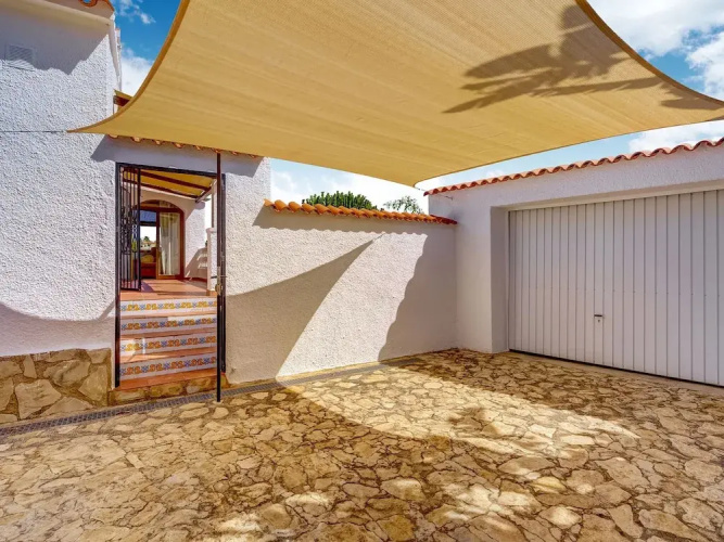 Serene Villa in Calpe With Private Swimming Pool