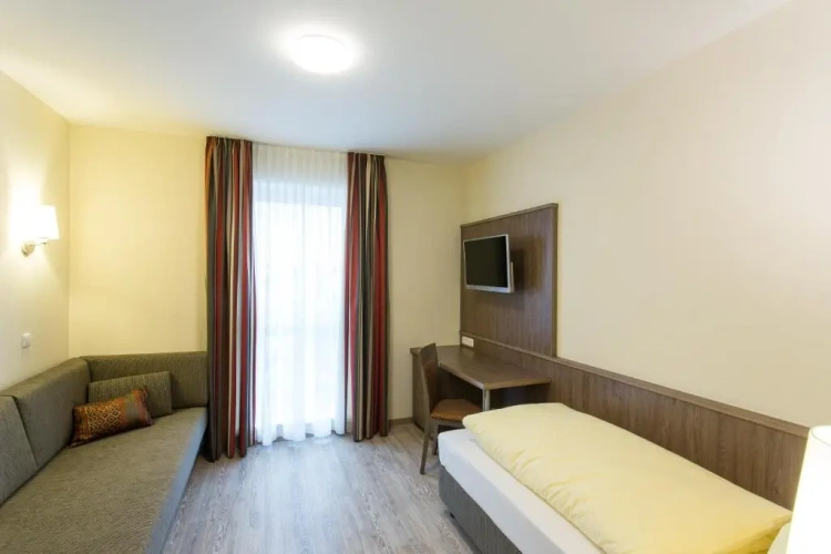Deluxe Single room