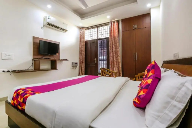 Crystal Residency By OYO Rooms