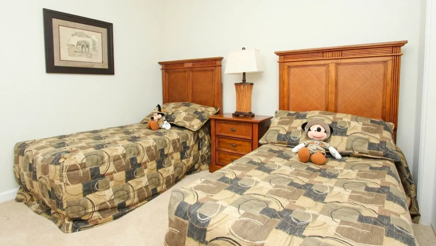 6-bedroom 2505