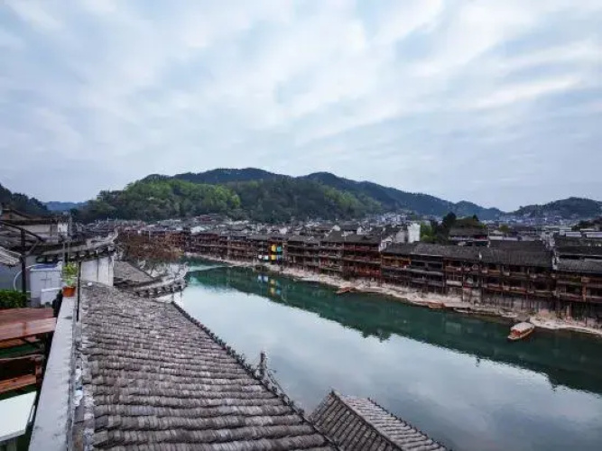 Jiangbei Linjiang Boutique Inn