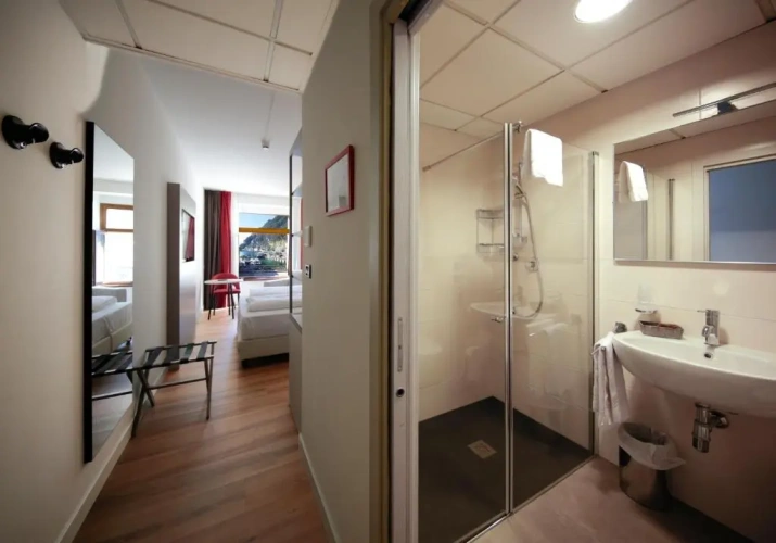 Standard Double room with lake view