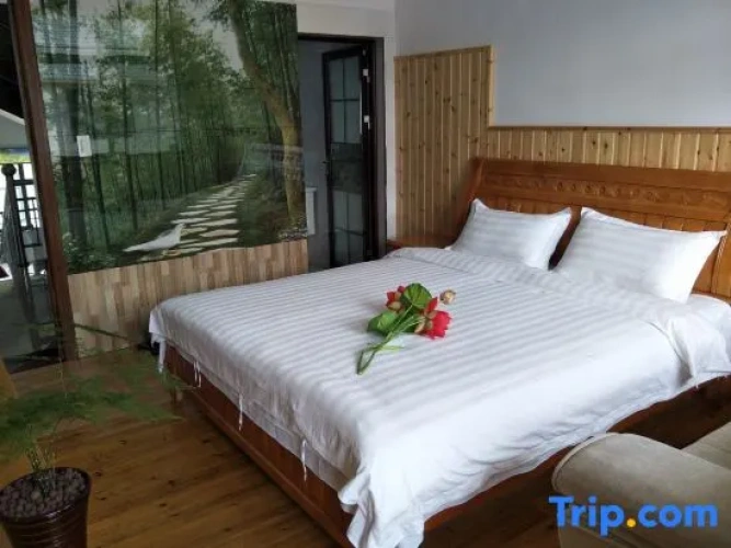 5 Bedrooms Suite