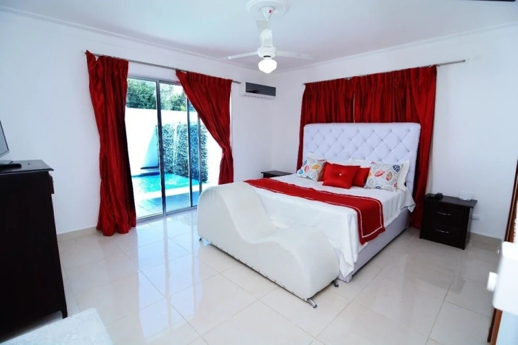 3 Bedrooms Cottage