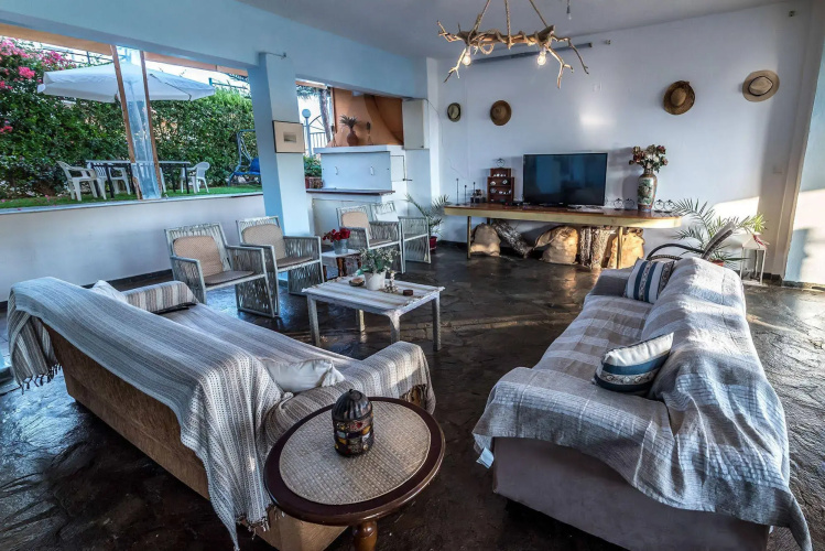 Faros Apartments