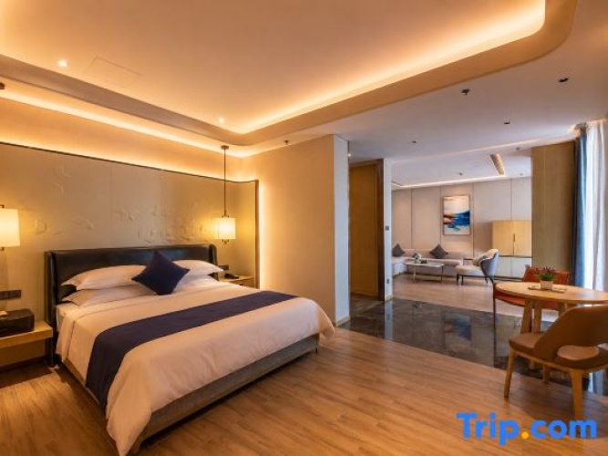 Superior Double Suite with city view