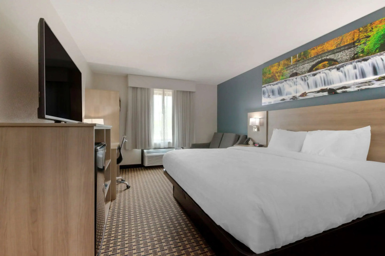 Red Roof Inn & Suites Tomah