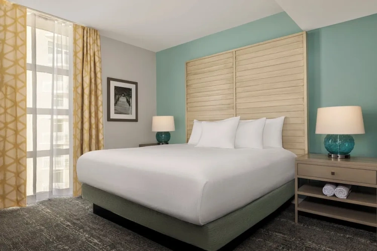 1 Bedroom Standard room with balcony and with street view