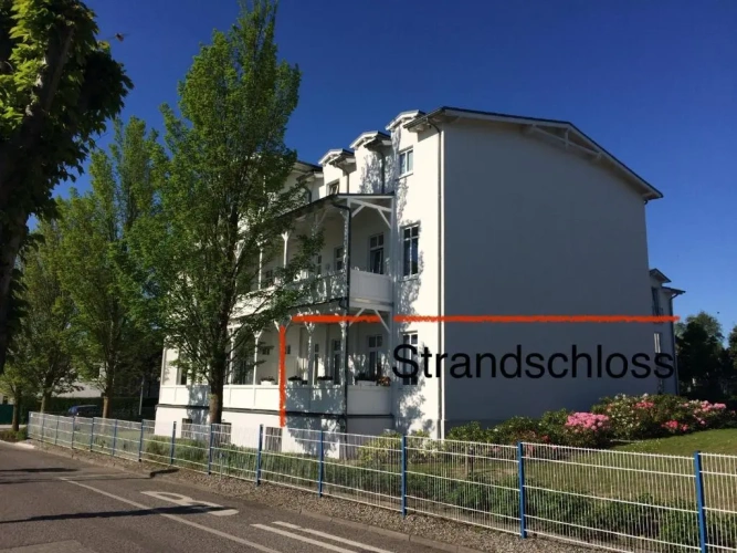 3 Bedrooms Apartment