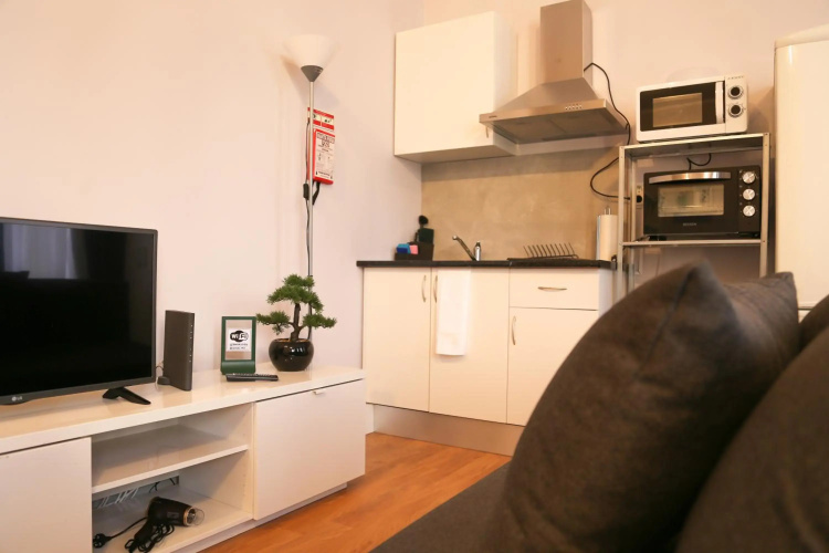 Bonsai Apartment II