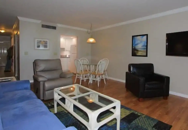 1 Bedroom Apartment with bay view