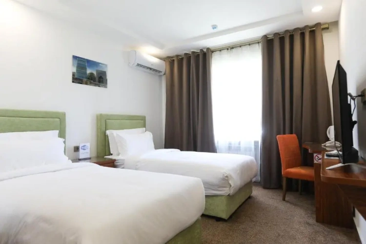 Standard Double room with city view