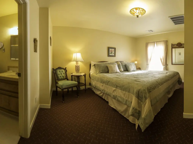 Historic Cary House Hotel