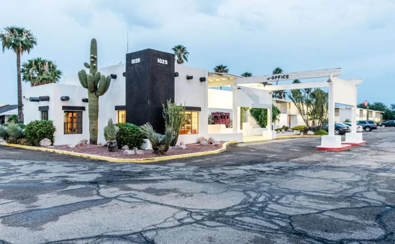 Ocotillo Apartments & Hotel