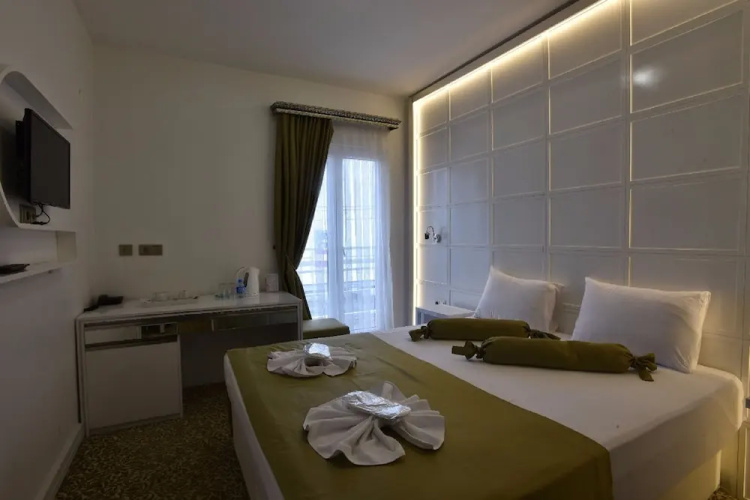 Safari Hotel