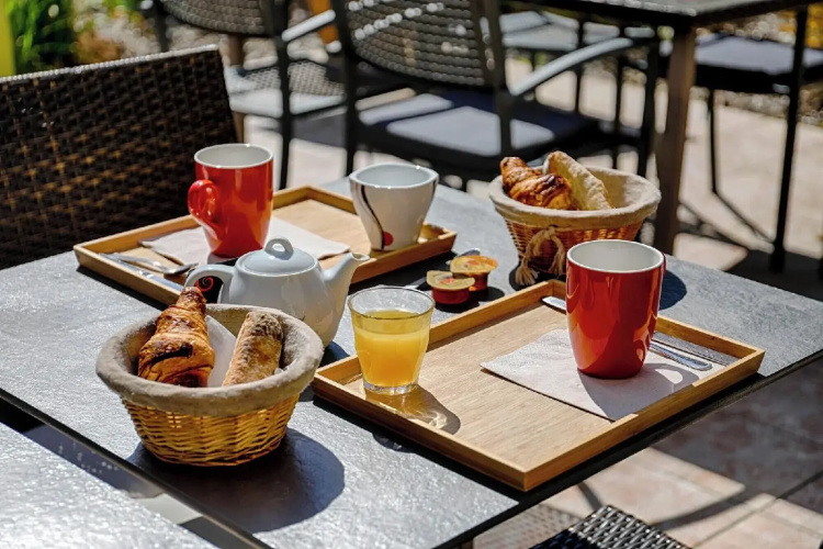 Brit Hotel Le Branhoc