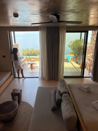 1 Bedroom Premium Suite with sea view