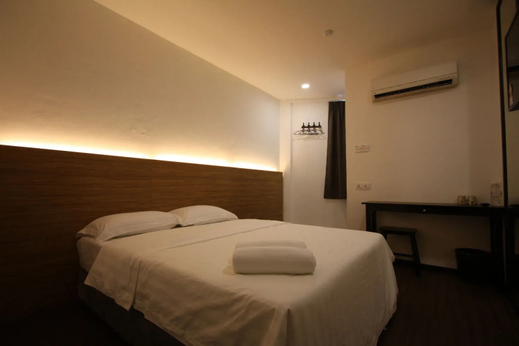 Place2Stay @ Opposite Hilton