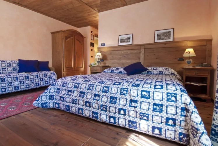 Standard Quadruple room with balcony
