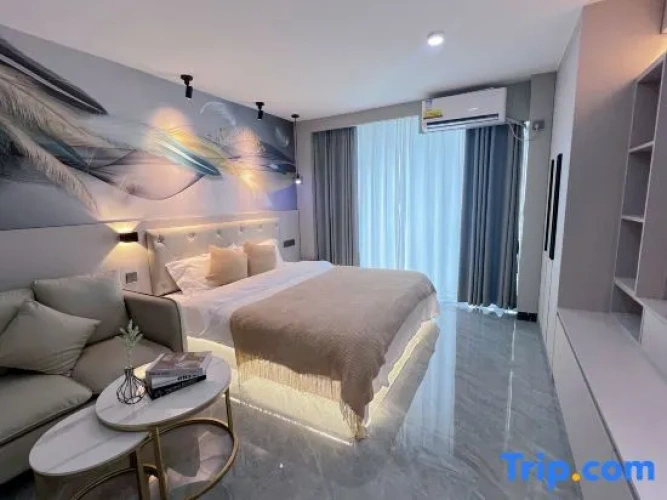 Standard Double room with city view