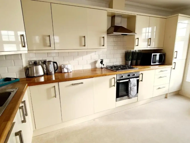 2 Bedrooms Apartment