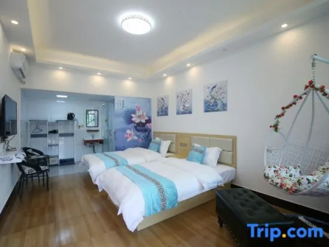 Standard Twin room with river view