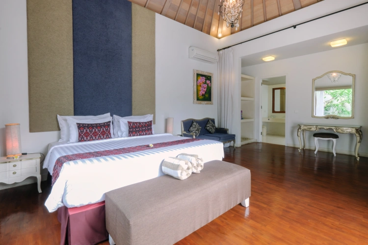 2 Bedrooms Villa