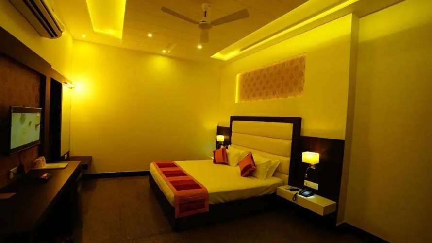 Love Kush Hotel