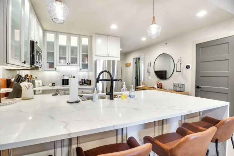 Views + Pool Access: Luxurious Lake Ozark Condo
