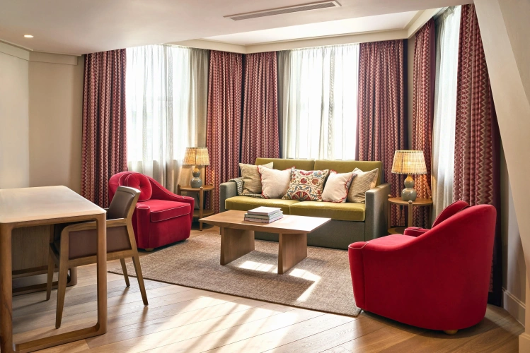 Corner Suite