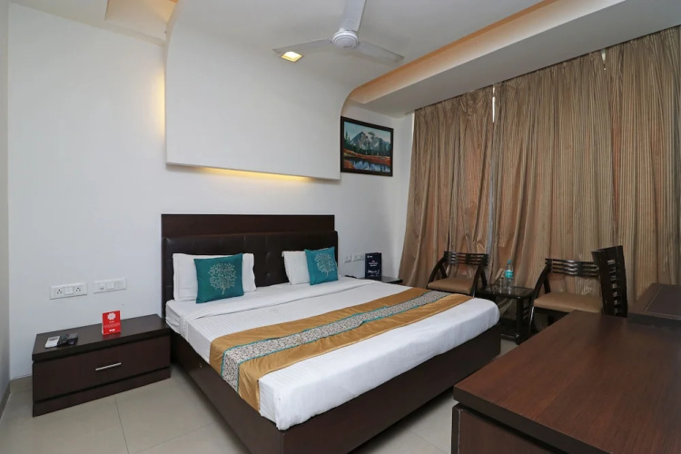 FabHotel Pine Tree