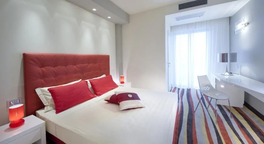 Hotel 2000