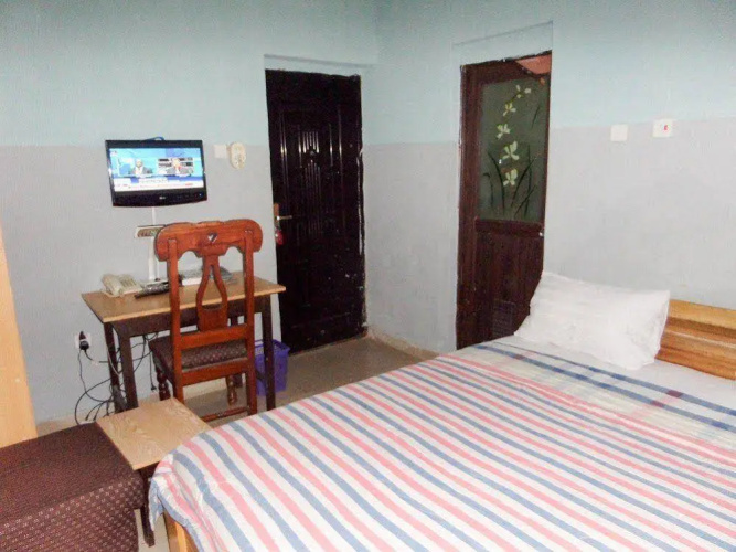Menic Suites