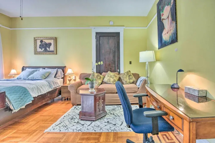 Historic Crescent City Studio - Lakefront w/ Dock!