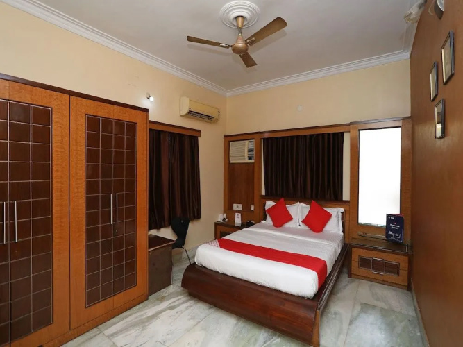 OYO 16495 Kolkata Inn
