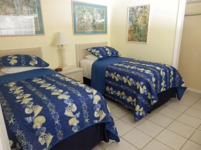 Castaways Beach and Bay Cottages