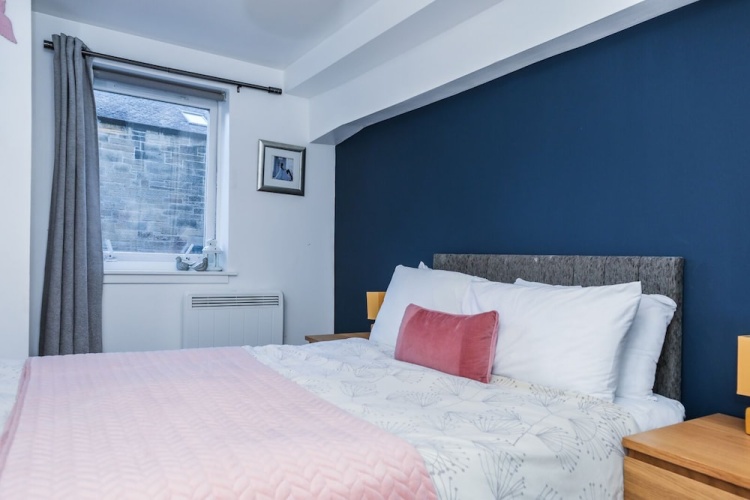 Winter Break in Old Town Apartment Near Castle
