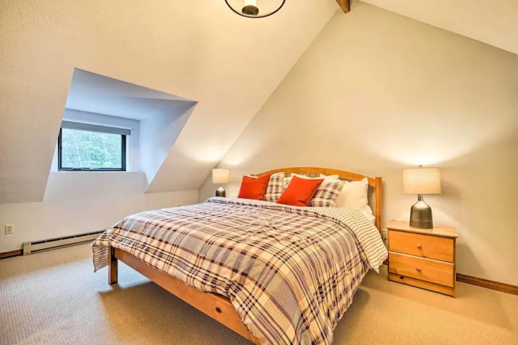 Family-friendly Stratton Gem Close to Slopes!