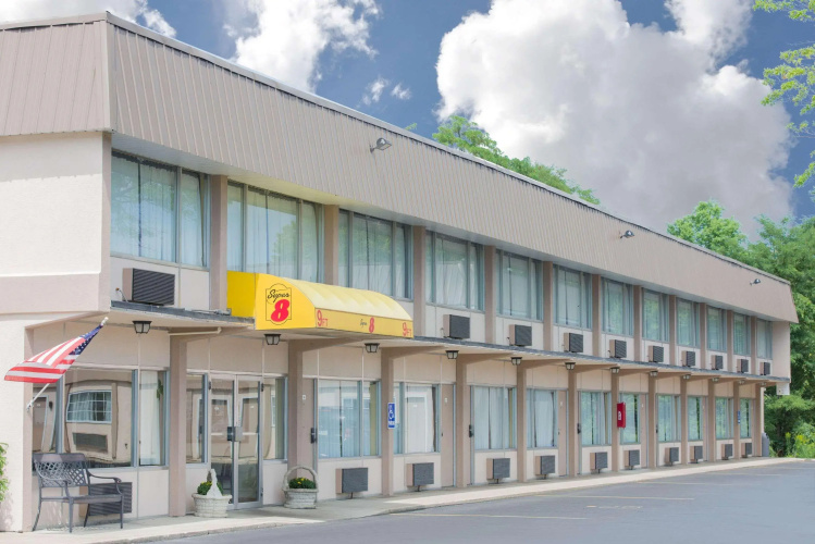 Super 8 By Wyndham Ashland - Ashland, OH